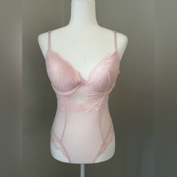Jessica Simpson Other - JESSICA SIMPSON Pink Lace Bodysuit Women’s Size Large
